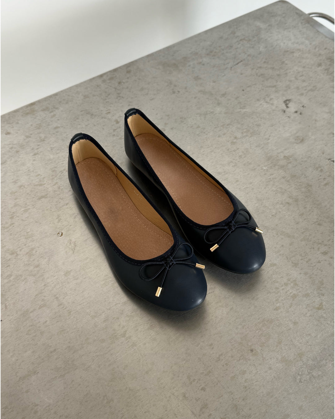 Produktfoto af ALMA ballerinaer, navy fra BySofieSønderby