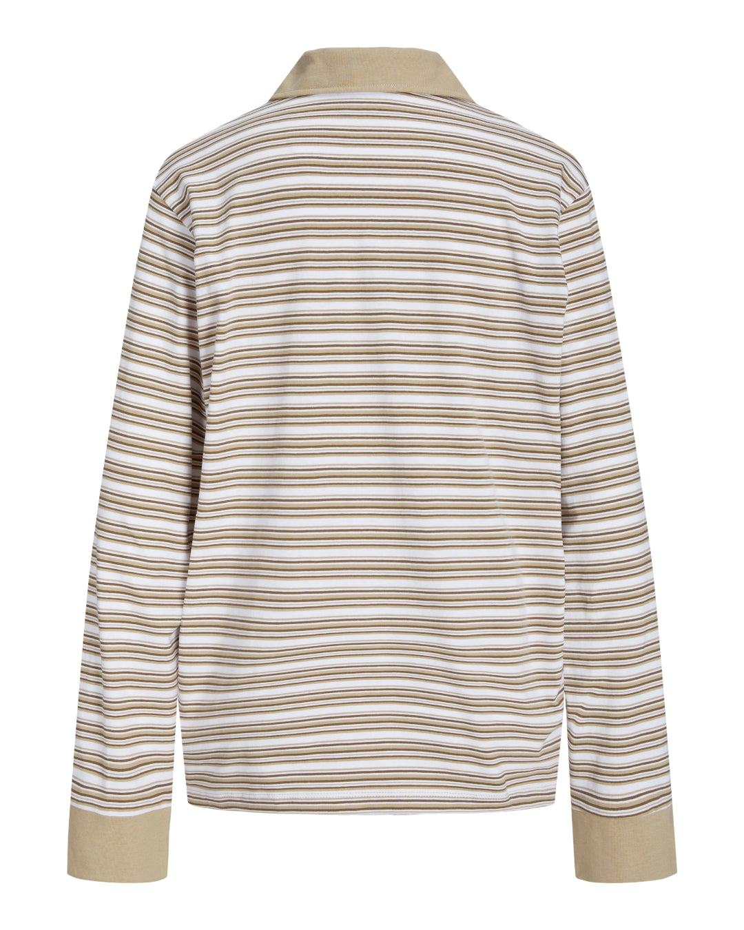 Langærmet skjorte med beige og hvide vandrette striber hænger ubrugt. Skjorten er placeret mod en hvid baggrund, der fremhæver dens mønster og farver.