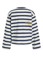 Produktfoto af Lona bluse i hvid med navy striber. På hvid baggrund. Fra BySofieSønderby