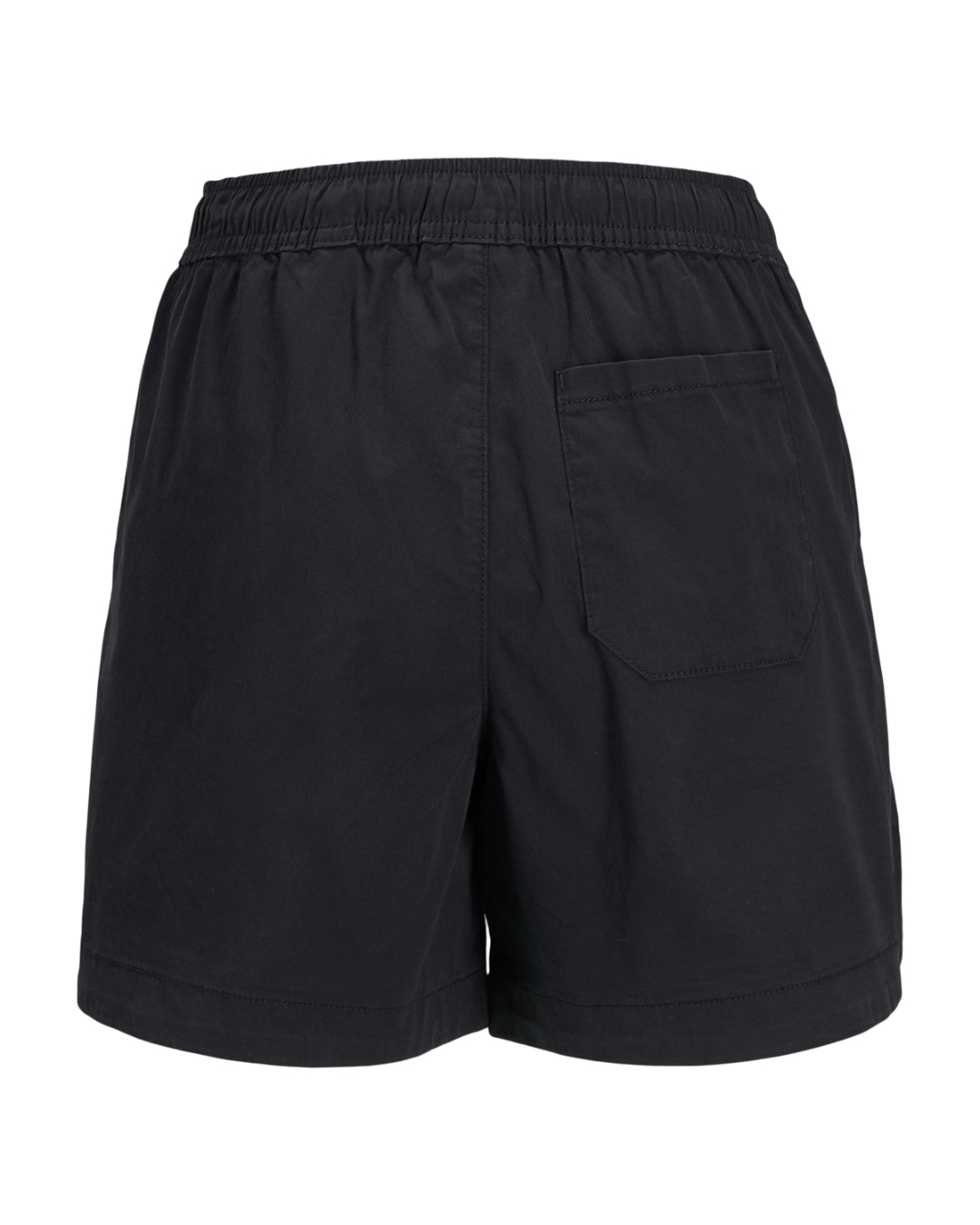 Sort shorts vises bagfra med elastisk talje og en lomme på højre side. Shortsene er præsenteret mod en hvid baggrund.