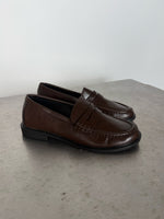 Produktfoto af OCTAVIA loafers, brun på grå baggrund - Fra BySofieSønderby