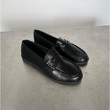 Produktfoto af OCTAVIA loafers, sort på grå baggrund - Fra BySofieSønderby