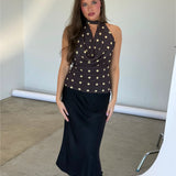 Modelbillede af brun AYLIN top. Set forfra. Fra BySofieSønderby