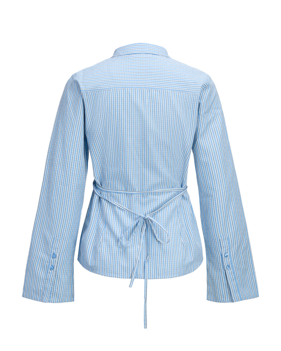 Produktbillede af blå CARO skjorte med bæltedetalje. Set bagfra. Fra BySofieSønderby