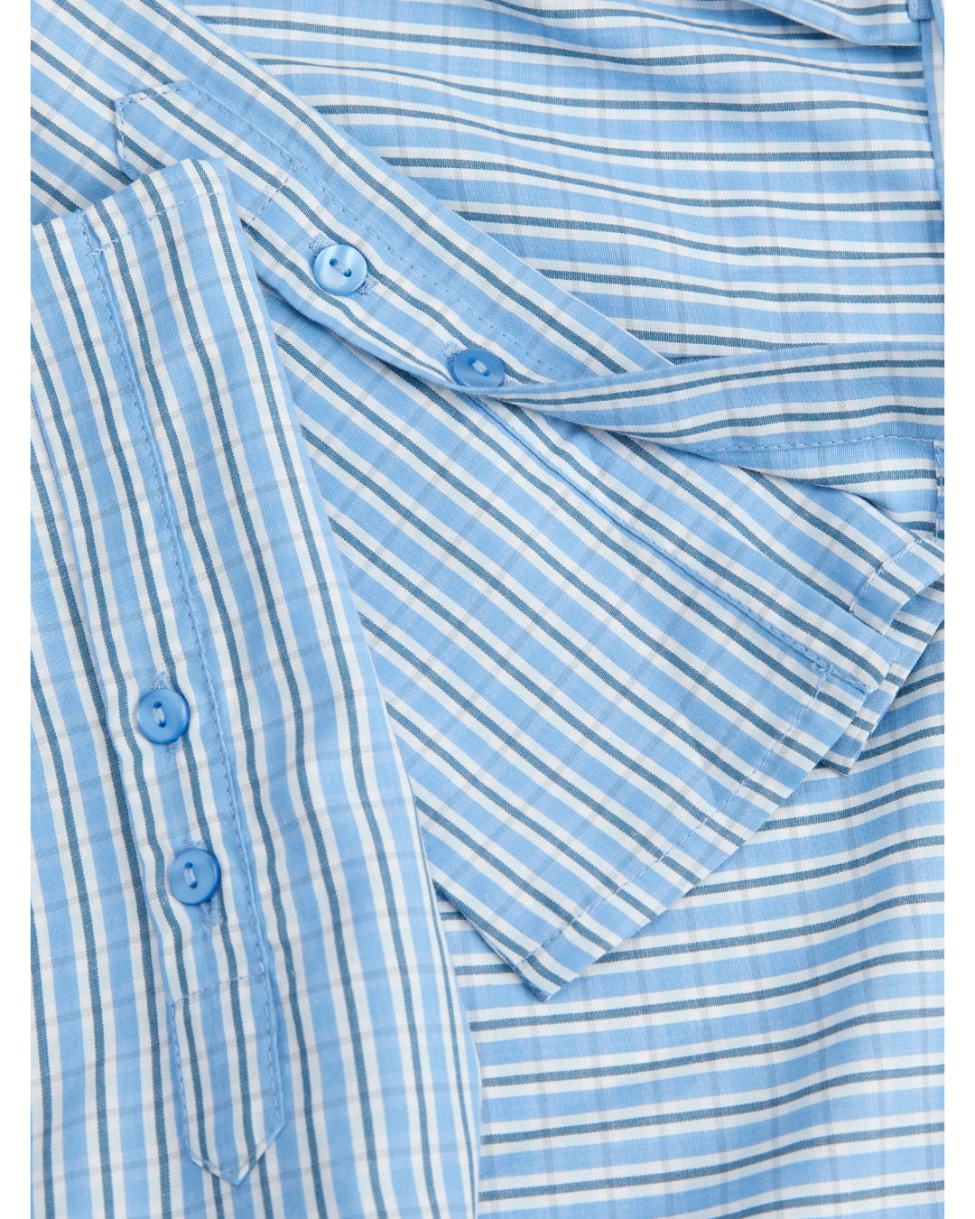 Detaljebillede af blå CARO skjorte. Fra BySofieSønderby