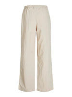 Produktbillede af beige CLAIRE bukser. Set bagfra. Fra BySofieSønderby