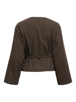 Produktbillede af brun Darla jakke. Set bagfra. Fra BySofieSønderby.