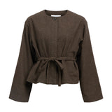 Produktbillede af brun Darla jakke. Set forfra. Fra BySofieSønderby.