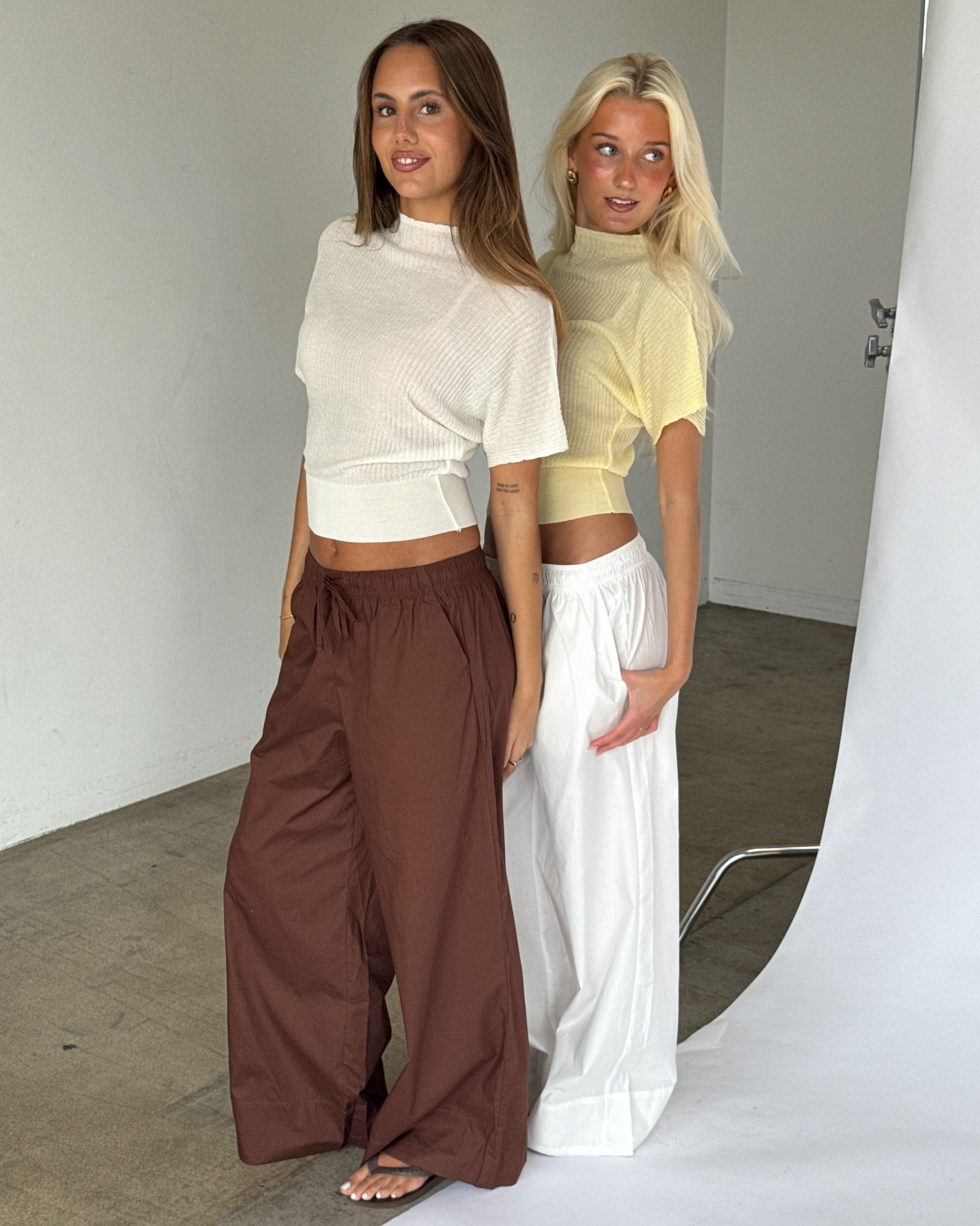 Modelbillede af DYLAN strik top. Fra BySofieSønderby