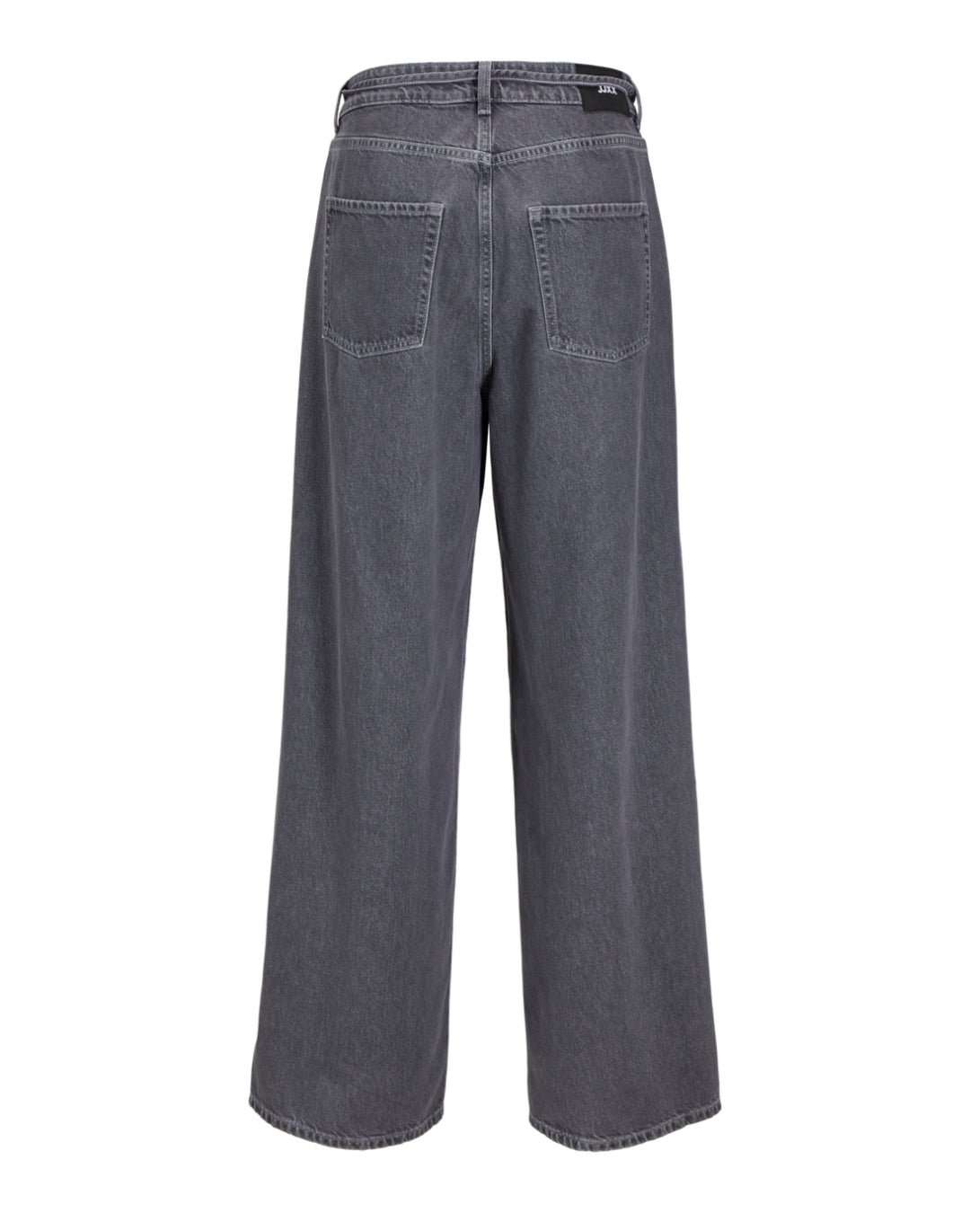 Jeans med vidde, vises bagfra, i en lys grå nuance. To baglommer og et sort mærke i linningen. Stiliseret mod en hvid baggrund.