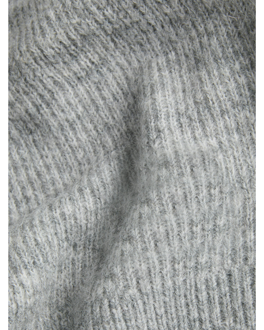 Detaljebillede af grå EVI strik. Fra BySofieSønderby.