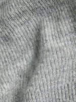 Detaljebillede af grå EVI strik. Fra BySofieSønderby.