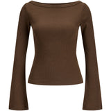Produktbillede af FIFI boatneck top i brun. Set forfra. Fra BySofieSønderby