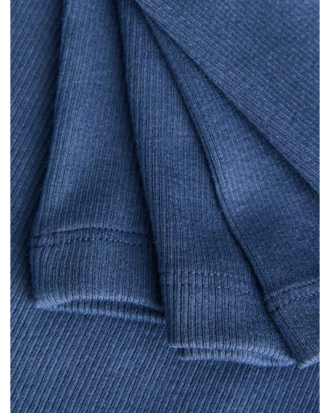 Detaljebillede af navy FIFI boatneck. Fra BySofieSønderby