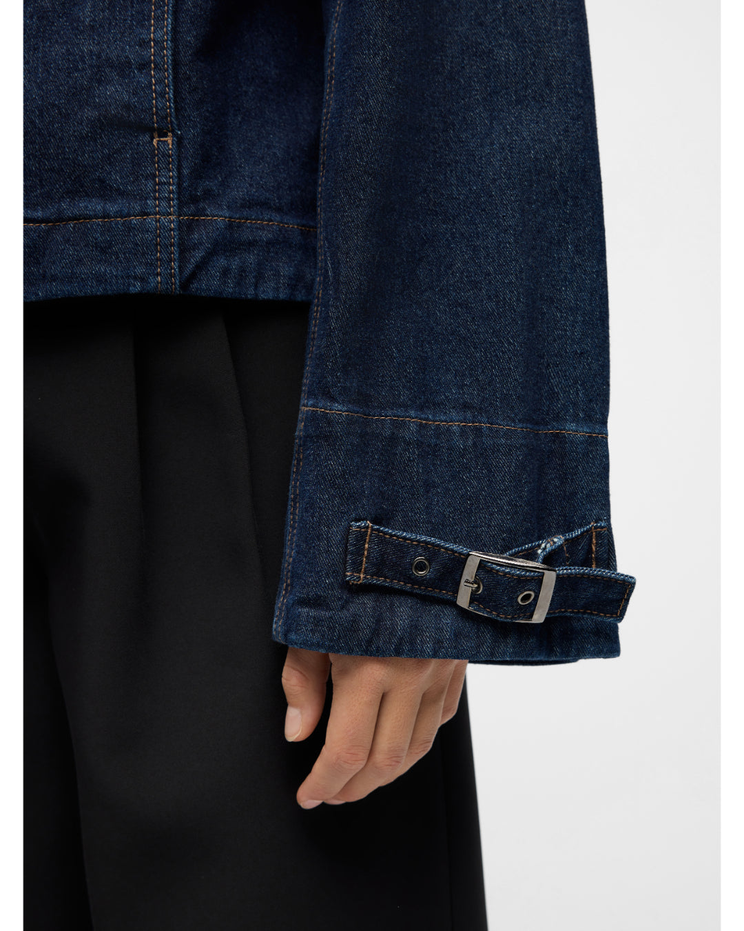 Detaljebillede af navy FLO skjorte. BySofieSønderby.