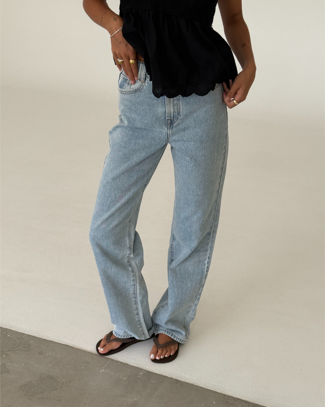 Modelbillede af FRANCE jeans, denim. Fra BySofieSønderby