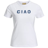 Produktfoto af hvid Gigi t-shirt med denimblå Ciao bogstaver. På hvid baggrund. Fra BySofieSønderby