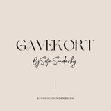 Gavekort vises i en elegant skrifttype mod en lys beige baggrund. Teksten inkluderer "By Sofie Sønderby" og websiden "bysofiesonderby.dk".