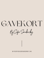 Gavekort vises i en elegant skrifttype mod en lys beige baggrund. Teksten inkluderer "By Sofie Sønderby" og websiden "bysofiesonderby.dk".