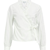 Produktbillede af hvid HOPE bluse. Set forfra. BySofieSønderby.