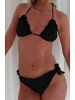 Modelbillede af sort LUCCA bikini. Set forfra. Fra BySofieSønderby