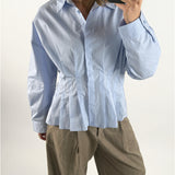 Modelbillede af lyseblå MADICKEN skjorte. Set forfra. Fra BySofieSønderby