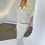 Modelbillede af beige farvet MASi bluse. Set forfra. Fra BySofieSønderby