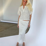 Modelbillede af beige farvet MASi bluse. Set forfra. Fra BySofieSønderby