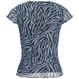 Bluse med zebra-lignende mønster i sort og lyseblå farver, kortærmet og let gennemsigtig. Baggrunden er neutral hvid.