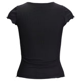 Sort T-shirt hænger ubrugt, placeret mod en hvid baggrund, med korte ærmer og en tæt pasform.