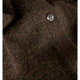 Detaljebillede af brun NATALIE strik cardigan. Fra BySofieSønderby