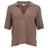 Produktbillede af brun REYNARD polo t-shirt. Set forfra. Fra BySofieSønderby