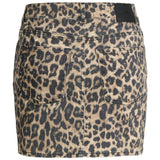 Leopardmønstret nederdel med to baglommer, set bagfra. I øverste højre hjørne er der en sort etikette med teksten "JXJ". Nederdelen er i en lys beige og sort farvekombination.