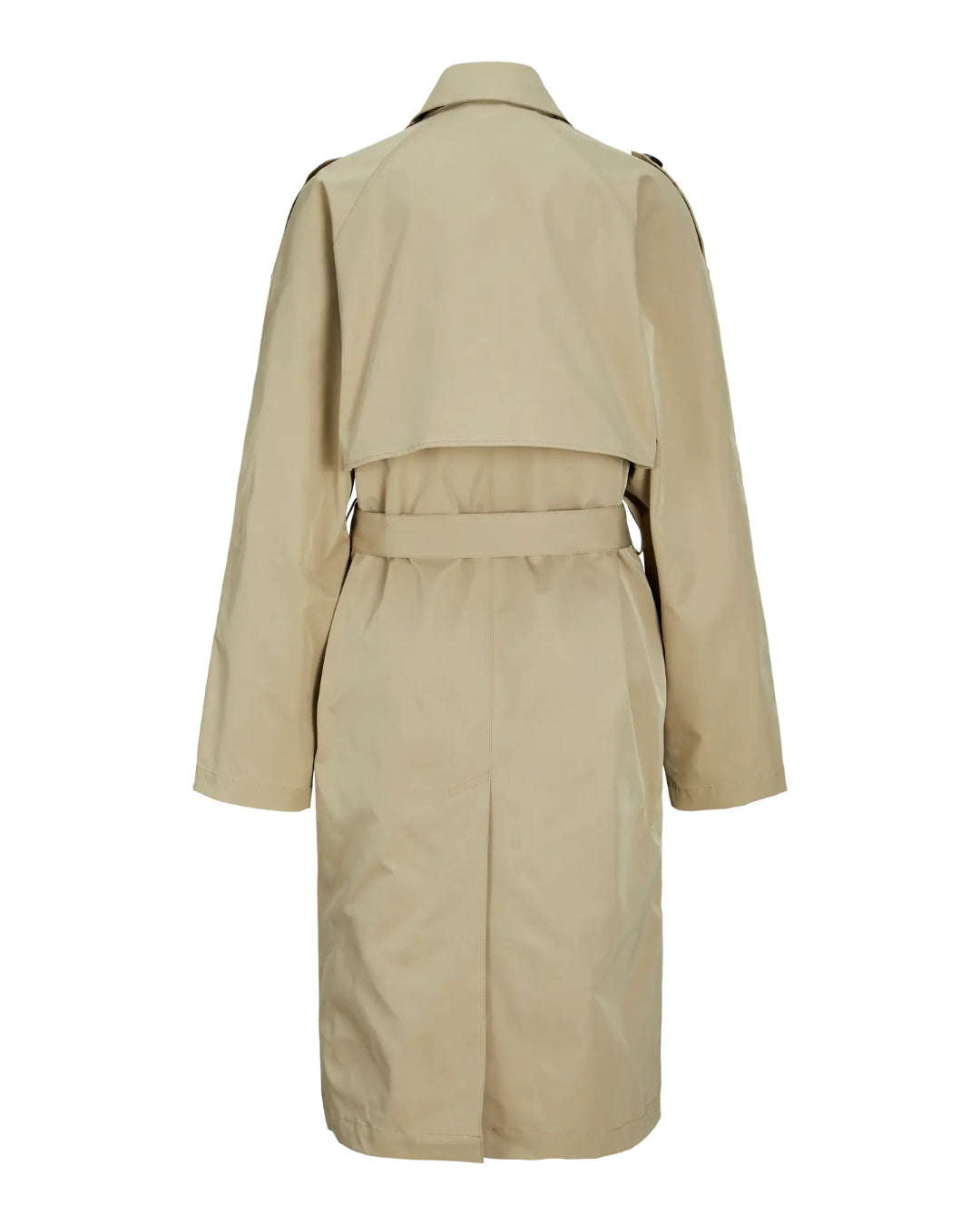 Beige trenchcoat set bagfra med bælte omkring taljen; ingen tekst eller mærke synligt. Stoffet ser ud til at være vandafvisende, typisk for klassiske regnfrakker, på hvid baggrund.