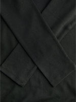 Detaljebillede af sort STAR bluse. Fra BySofieSønderby