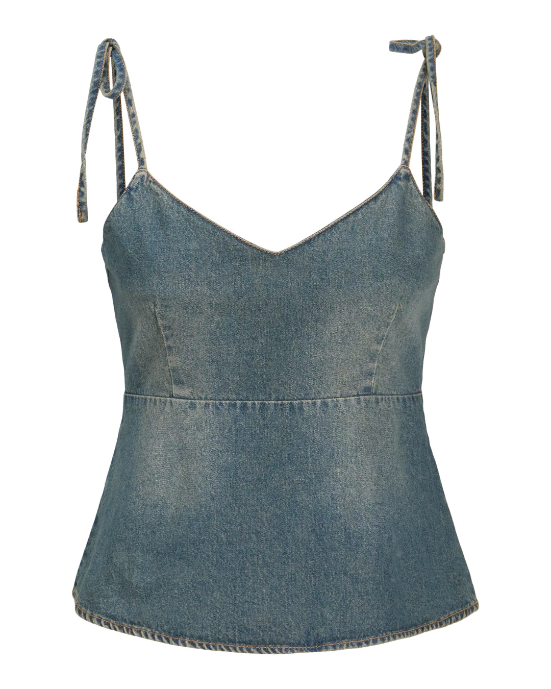Top i denim med tynde stropper, knyttet øverst, mod en hvid baggrund. Stoffet har et let slidt udseende, og snittet er figursyet med en let svaj i bunden.