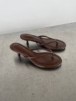 Billede af brune VIGGA sko med lav hæl. Fra BySofieSønderby
