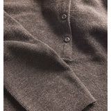 Detaljebillede af brun WREN strik bluse. Fra BySofieSønderby